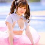 【写真特集】愛白かなた（81moment）、高めツインテールが可愛すぎる縞模様ビキニ姿を披露＜近代麻雀水着祭2022＞