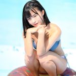 【写真特集】百川晴香（Bety）、柔肌の透明ボディをチューブトップ水着で披露＜近代麻雀水着祭2022＞