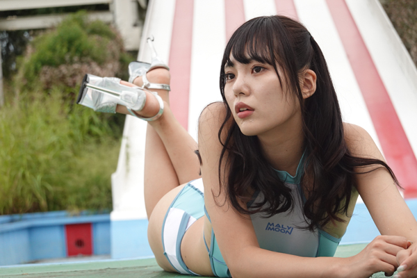 【写真特集】後藤ひなの（dela）、胸元チラ見せの肌見せ競泳水着に初挑戦！＜近代麻雀水着祭2022＞