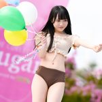 【写真特集】日向かのん（#でぃんぷるっ）、オフショルビキニ姿をランウェイで披露！＜近代麻雀水着祭2022＞