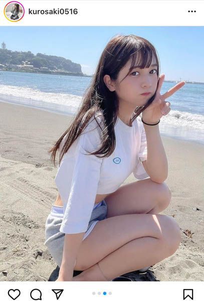 Peel the Apple・黒嵜菜々子、ビーチで魅せる美脚とお茶目な「プク顔」が可愛すぎる！
