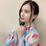 AKB48・水島美結、サイリウムカラーの浴衣姿で透明感バツグンの横顔を披露