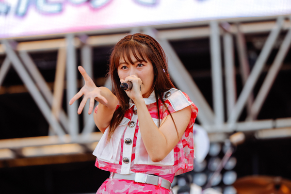 【ライブレポート】ももいろクローバーZ（ももクロ）がおでこ全開のずぶ濡れライブを初体験！曲を忘れるハプニングも？＜氣志團万博2022 ～房総魂～＞