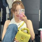 宮脇咲良、ヘソ出しの肌見せコーデを披露