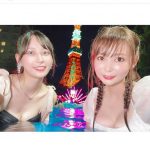 中川翔子、ゆきりぬとナイトプールでギャルピース！