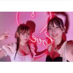 中川翔子、ゆきりぬとナイトプールでギャルピース！