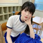 真っ白なキャンバス・小野寺梓、青色体操着姿でまったりなポートレート公開「緊張で授業真剣に受けれん」