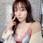 SKE48・須田亜香里、セクシービキニ姿で寝そべるオフショット公開！放つ大人の色気に歓喜の声も
