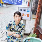桜井日奈子、『レトロ旅』をテーマに伊東の街をぶらり。友達目線・彼氏目線でも楽しめるカレンダーブック発売