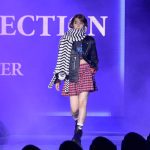 嵐莉菜、「マイナビ TGC 2022 A/W」でチェック柄スカートから美脚披露した華麗なウォーキングを披露＜第35回 マイナビ 東京ガールズコレクション 2022 AUTUMN/WINTER＞