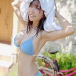 #2i2・天羽希純、無邪気すぎる笑顔を向けわがままボディ全開！