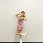 i☆Ris・若井友希、肌見せノースリーブ衣装で美脚全開！