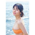大久保桜子、ブラを外し『シーツ1枚』の大胆ショットも！「新鮮な写真が見られると思います」＜FLASH＞