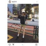 emma、ミニスカで美脚あらわなレイヤードスタイル披露！