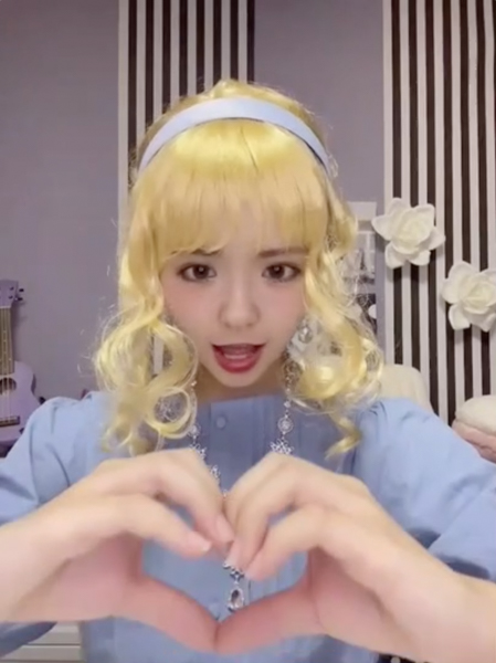 STU48・峯吉愛梨沙、ユニークな変身を披露！＜AION CINDERELLA DX - Who is CinderellA？-＞