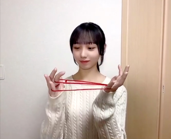 STU48・立仙百佳、お掃除あやとりを披露！＜AION CINDERELLA DX - Who is CinderellA？-＞