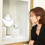 桐谷美玲、ウエスト出しブラックコーデに「オーラがハンパない」「美し過ぎます」と歓喜の声！