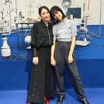 平祐奈、大友花恋と弾ける笑顔で仲良しバックハグショット