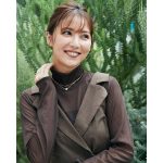 石川恋、ハートモチーフなジュエリーを身に着けた大人な秋コーデショットを公開