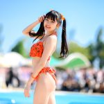 【写真特集】まリあ（Menkoiガールズ）、プールに映えるオレンジビキニでまぶしい笑顔を届ける！＜近代麻雀水着祭2022＞