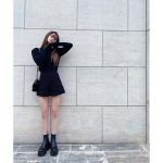 ダレノガレ明美、黒一色のミニスカコーデで脚線美見せつけ！