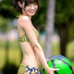 【写真特集】山本栞、ビーチボールを抱えて魅せる無邪気な笑顔にキュン！＜近代麻雀水着祭2022＞