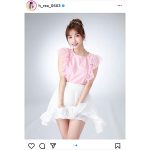 花咲れあ、清楚系コーデのミニスカから美脚チラリ！気分はマリリンモンロー！！