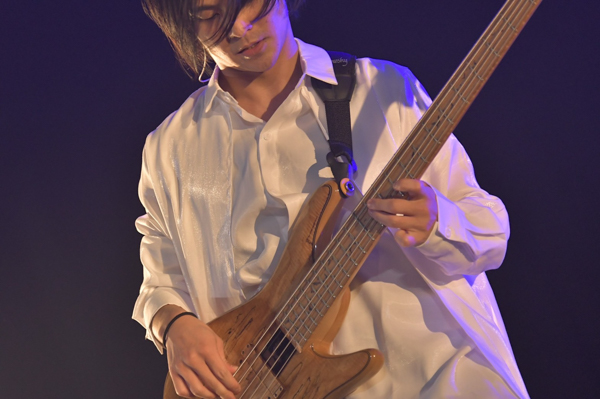 【ライブレポート】感覚ピエロ、「めちゃくちゃにしようぜ！」の言葉通りステージで縦横無尽に大暴れ！＜SAMURAI SONIC vol.3＞