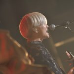 【ライブレポート】感覚ピエロ、「めちゃくちゃにしようぜ！」の言葉通りステージで縦横無尽に大暴れ！＜SAMURAI SONIC vol.3＞