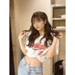 Peel the Apple・黒嵜菜々子、お腹チラ見せのヘルシーなくびれで釘付けに！