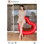 川瀬もえ、水着が透けるミニワンピースで美脚披露！「セクシーで、めっちゃ美しい」