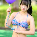 【写真特集】あやか（Menkoiガールズ）、黒髪ポニーテール×圧巻の透明美ボディを笑顔いっぱいにお届け！＜近代麻雀水着祭2022＞