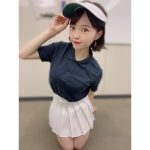 森香穂、ミニスカゴルフウェアでメリハリボディライン披露！