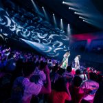 MAX、美脚見せのミニスカ衣装で有観客ライブ開催！LINAはポールダンスも初披露