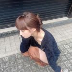 荻野由佳、ニーハイブーツを履いて太もも披露！