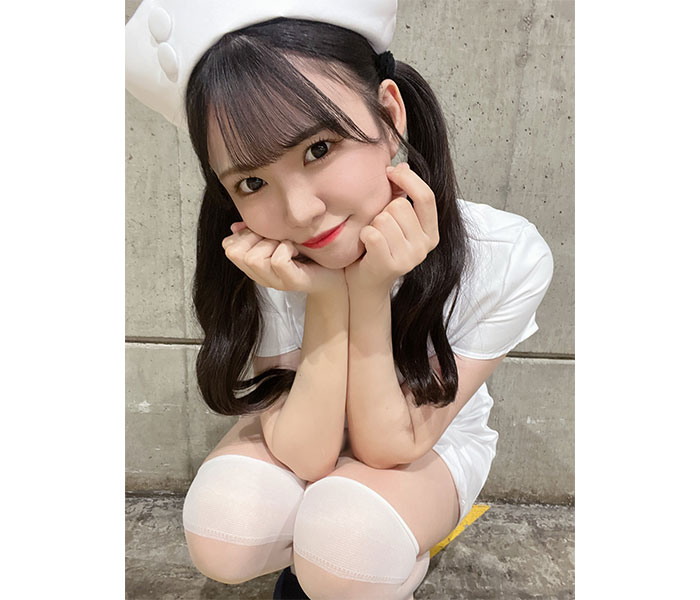 SKE48・岡本彩夏、ミニ丈ナース服から太ももチラリ「注射されたかった」の声も