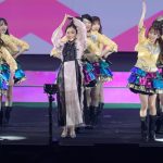梅田彩佳がサプライズ出演！リクアワ第2位『抱きしめちゃいけない』をパフォーマンス！大森美優との再会に「大人っぽくなって！」＜AKB48武道館＞