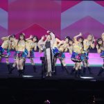 梅田彩佳がサプライズ出演！リクアワ第2位『抱きしめちゃいけない』をパフォーマンス！大森美優との再会に「大人っぽくなって！」＜AKB48武道館＞
