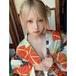 コスプレイヤー・篠崎こころ、「和」セクシーな着物姿で美谷間チラリ