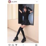 八木珠梨、ミニスカから伸びる抜群の絶対領域で釘付けに！「凄いわぁ〜！」「黒コーデ似合うね」