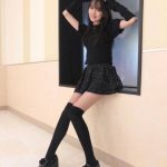 八木珠梨、ミニスカから伸びる抜群の絶対領域で釘付けに！「凄いわぁ〜！」「黒コーデ似合うね」