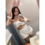 #よーよーよー・由良ゆら、高校生の頃のウサギコスプレで美くびれチラリ