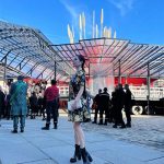 谷まりあ、ミニ丈ドレスで美脚を披露「オーラが半端ない、、、」「パリにも負けない美貌だよ」と絶賛の声！