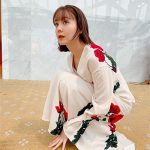 トリンドル玲奈、京都タワーを前に見事なボディラインで魅せる美シルエットワンピ姿！