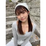 JamsCollection・坂東遥、ストリート系ファッションでデコルテ＆美谷間チラリ！