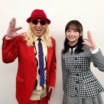 DJ KOO、日向坂46・影山優佳と『ヒ』ポーズで2ショット！「最高のおひさまDO DANCE‼︎」