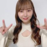 NMB48・本郷柚巴、隙間が気になる私服コーデを無邪気に披露