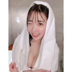 #2i2・天羽希純、バスタオルの隙間から美谷間チラ見せで悩殺！