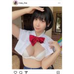 伊織もえ、下着越しのふんわりバストがたまらない制服セクシーショット公開