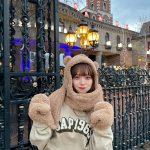 『天使すぎる小悪魔』Kirari、キュン死確定のくま型マフラーで北海道旅行を満喫